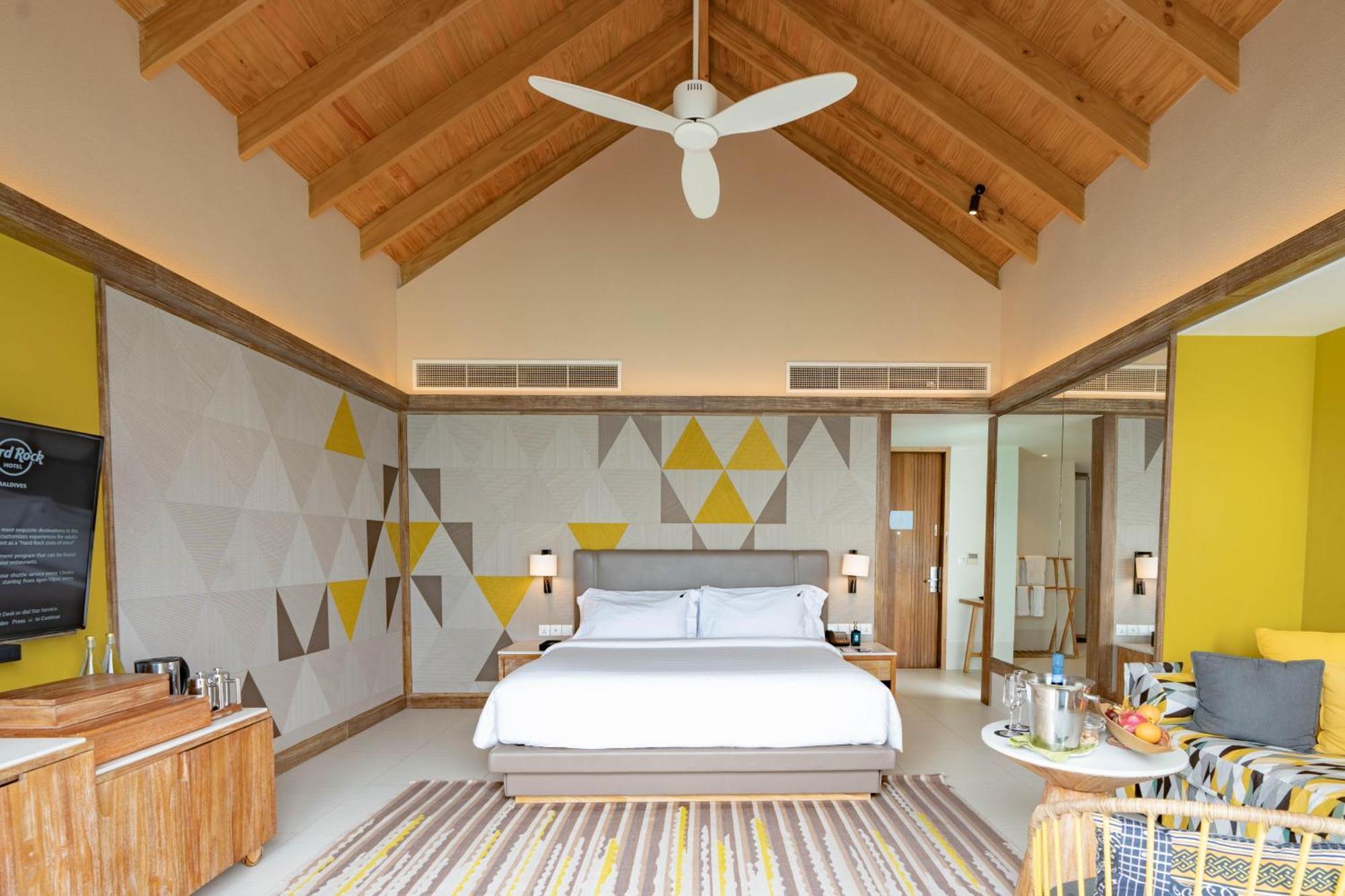 하드록 호텔 몰디브 Emboodhoo Lagoon 외부 사진 A bedroom at the hotel